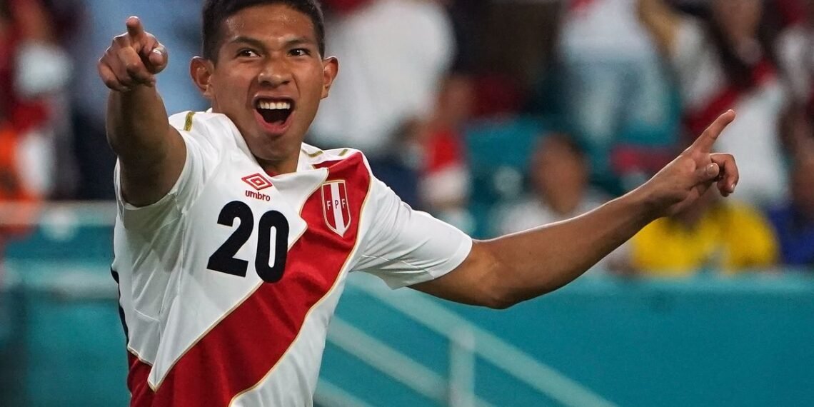 Edison Flores prepara su vuelta a Universitario de Deportes