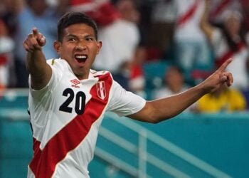 Edison Flores prepara su vuelta a Universitario de Deportes