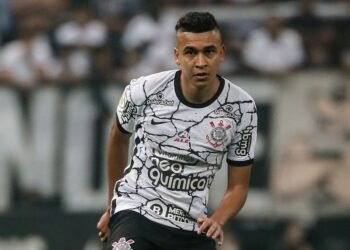 Junior de Barranquilla sigue de cerca a Victor Cantillo