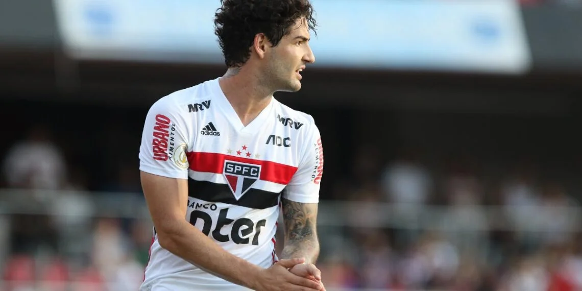 Sao Paulo busca el regreso de Alexandre Pato