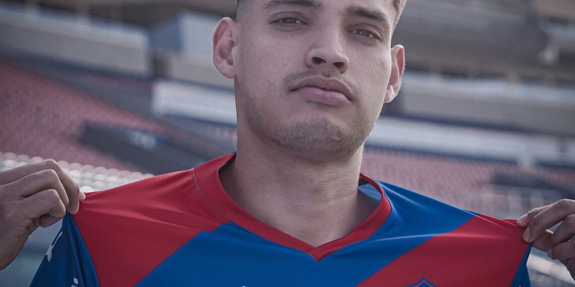 Cerro Porteño extiende el contrato con Damián Bobadilla