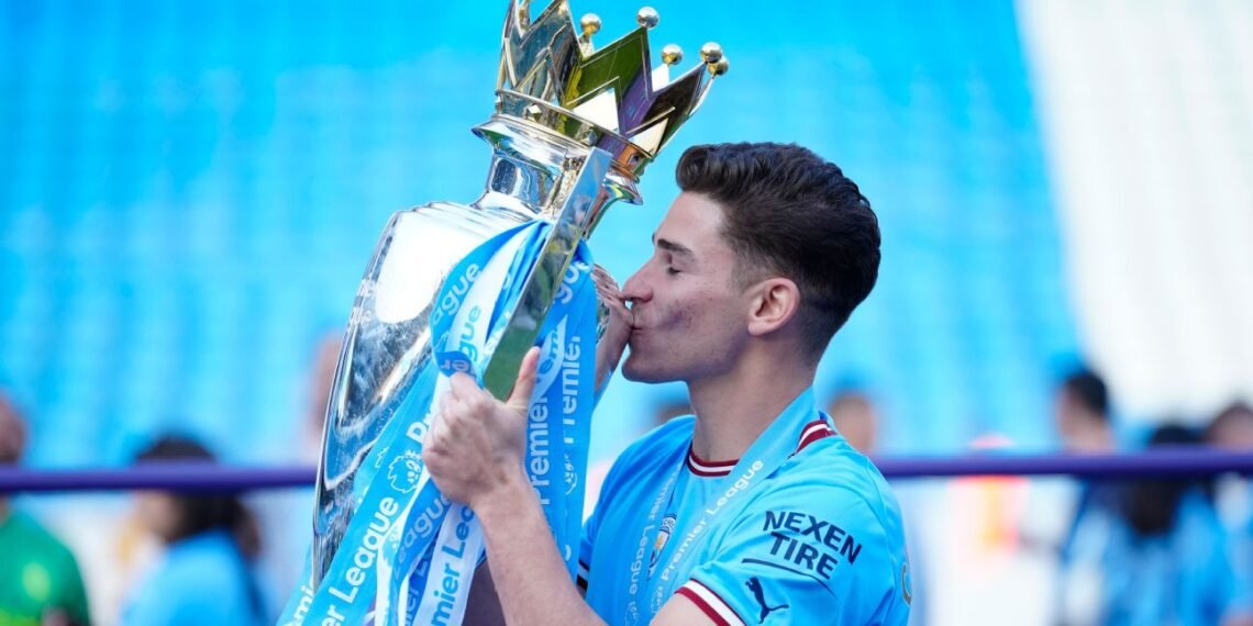 Julián Álvarez – es el campeón de todo: fichajes, salario, titulos