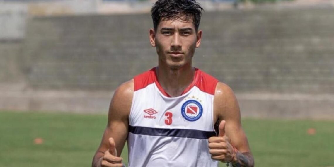 Román Vega deja el Barcelona B para volver a Argentinos Juniors