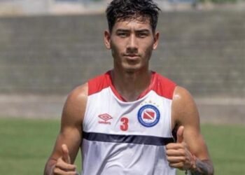 Román Vega deja el Barcelona B para volver a Argentinos Juniors