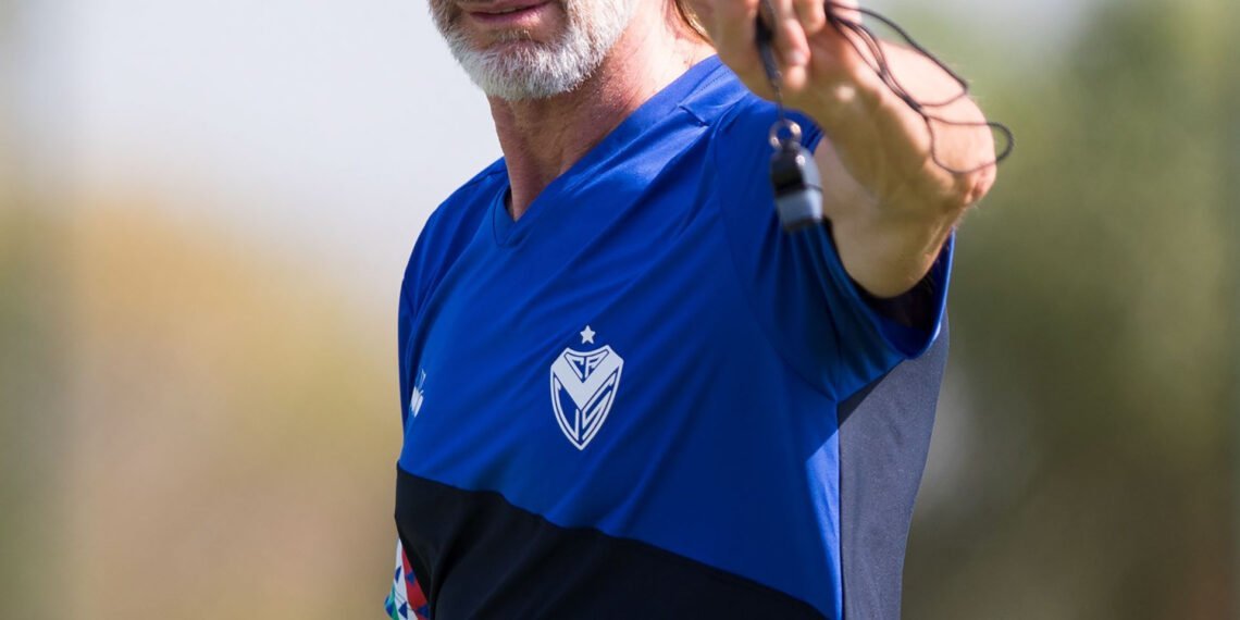 El Tigre Gareca ya no es más técnico de Vélez Sarsfield.