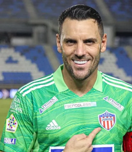 Junior de Barranquilla sigue de cerca a un jugador de la selección Uruguaya