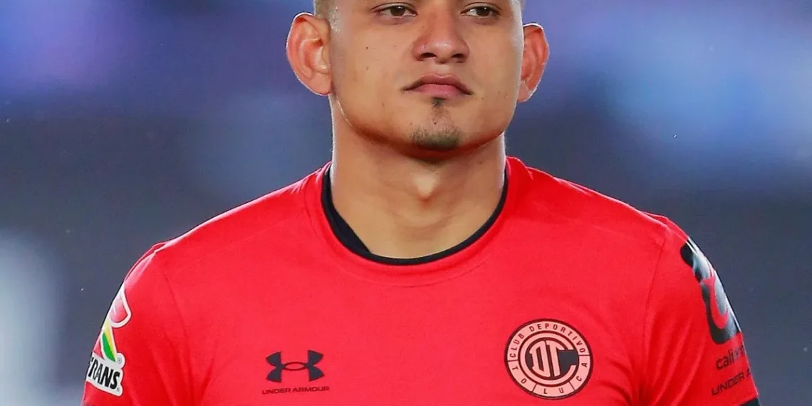 Óscar Vanegas renueva su contrato con Millonarios