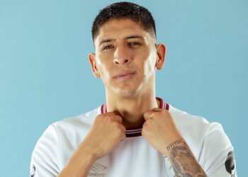 edson alvarez salario