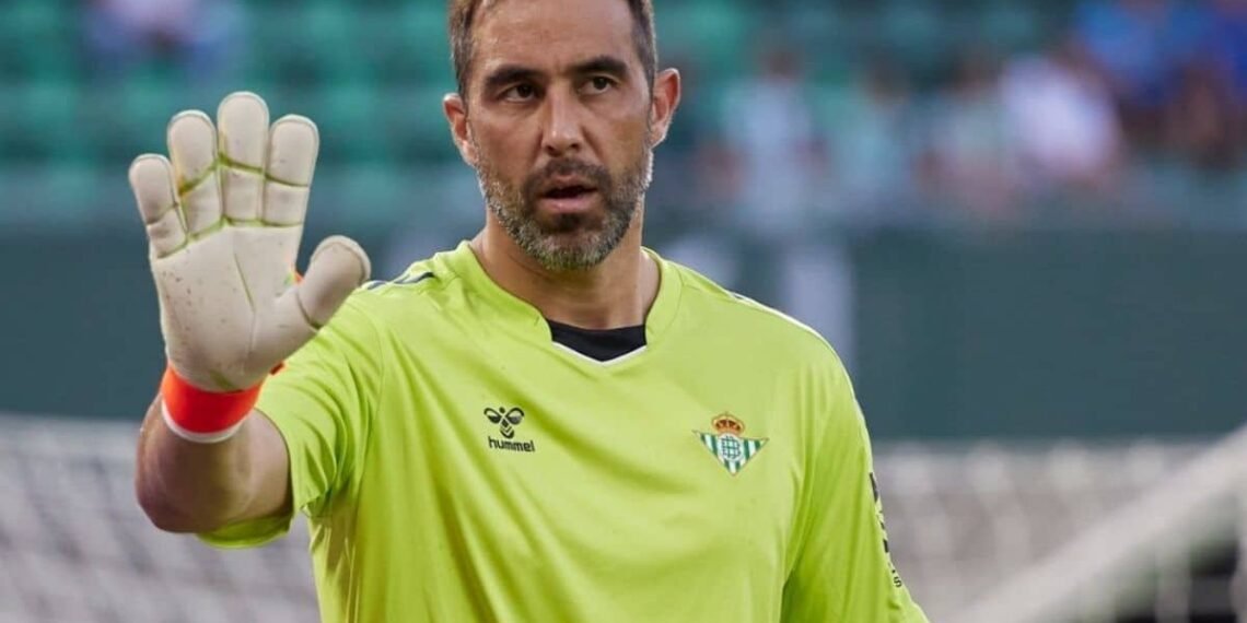 Claudio Bravo, uno de los arqueros top latinoamericanos