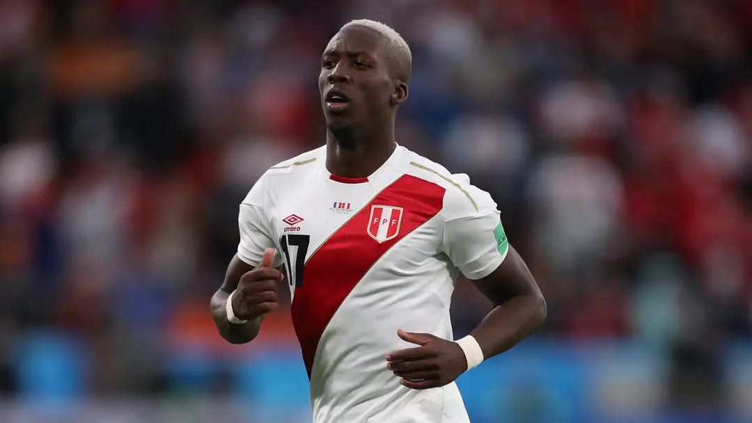 Salario de Luis Advincula