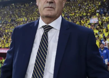 Gustavo Alfaro cerca de ser el DT de Racing de Avellaneda