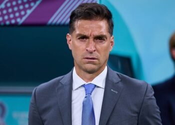 Diego Alonso cerca de ser el DT del Sevilla