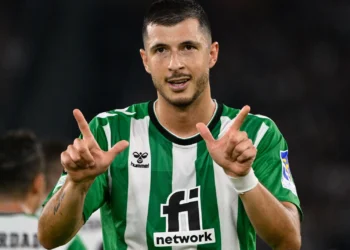 Barcelona pretende a Guido Rodríguez del Betis